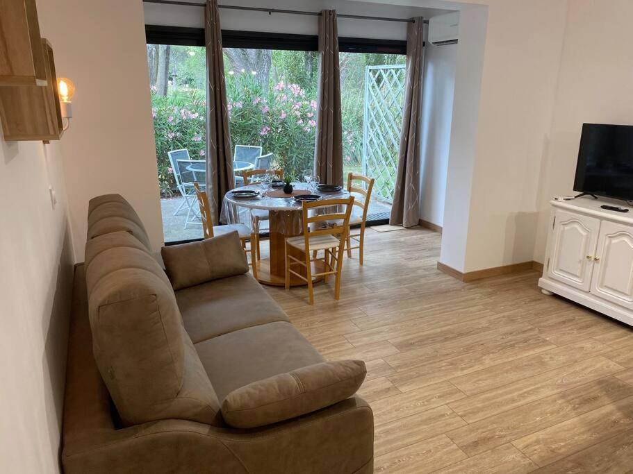 Appartement Residence Vacances Amandier Arles Eksteriør billede
