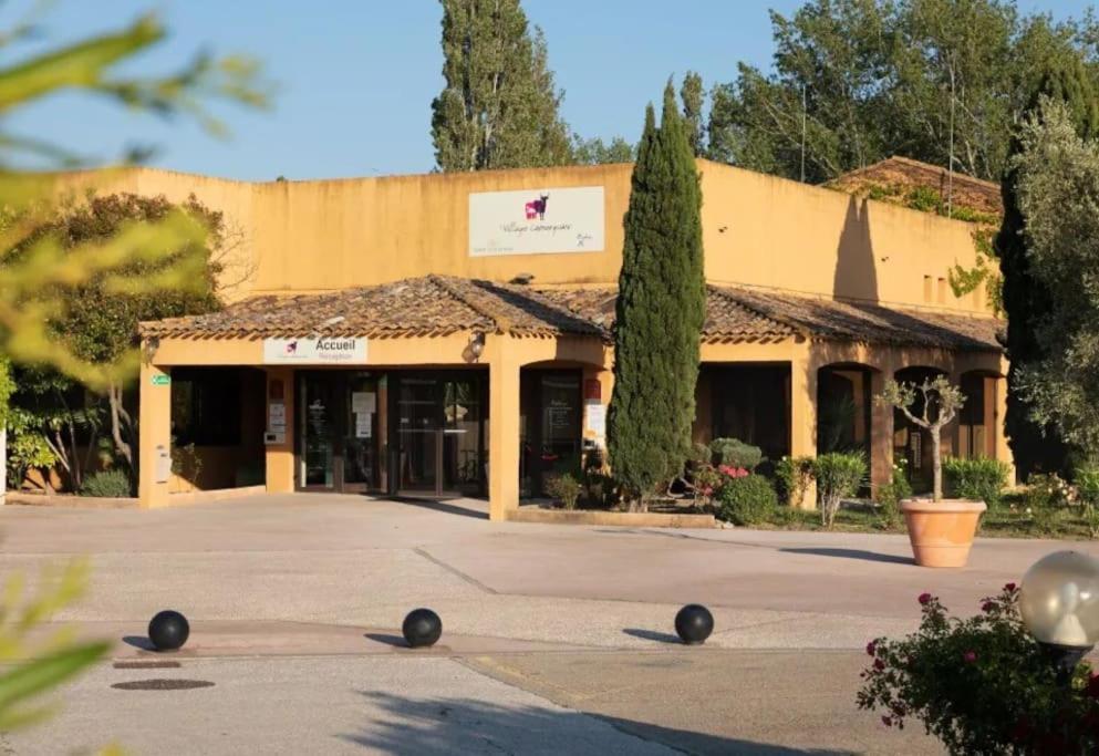 Appartement Residence Vacances Amandier Arles Eksteriør billede